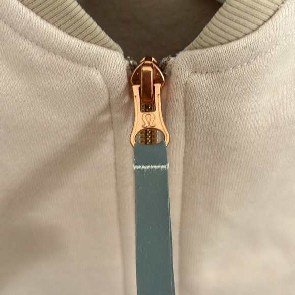 Lululemon Departure Vest - size 8 - Picture 6 of 8